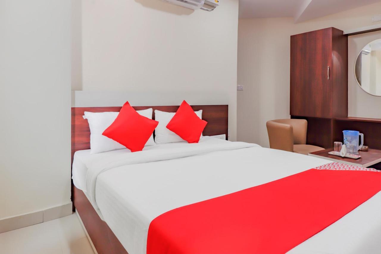 OYO Flagship 80044 Royal Wood Deluxe Bangalore Extérieur photo